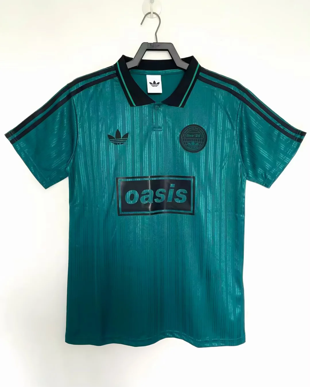 Adidas x Oasis Tour 2025 טורקיז
