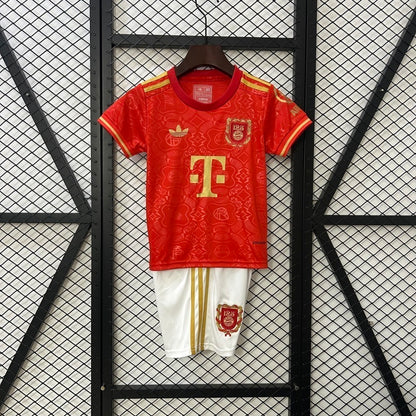 חליפת ילדים באיירן מינכן מיוחדת עונת 2025/2026