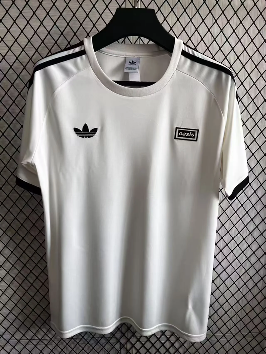 Adidas x Oasis Tour 2025 לבנה